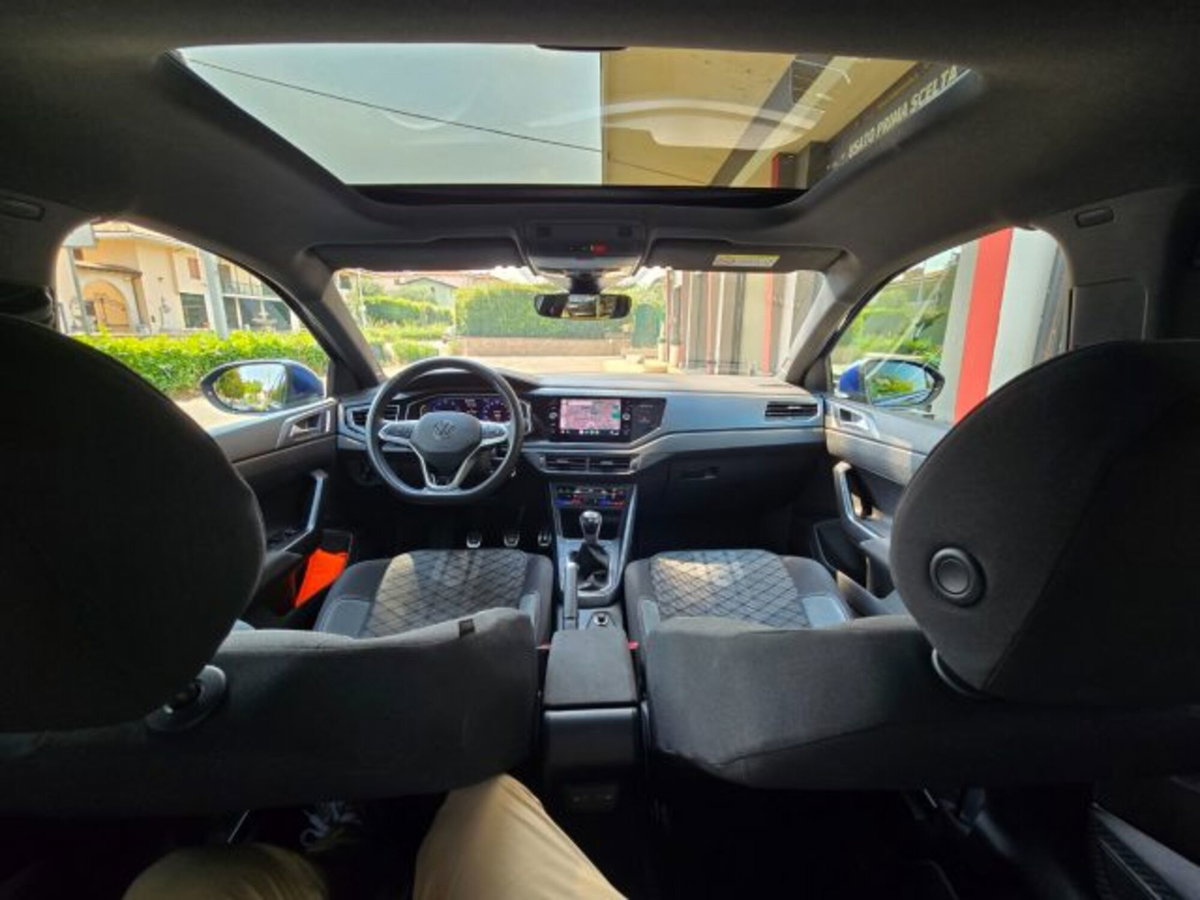 Volkswagen Taigo 1.0 tsi R-Line 115cv (4)