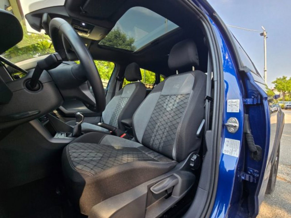 Volkswagen Taigo 1.0 tsi R-Line 115cv (8)