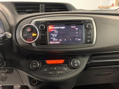 Toyota Yaris 1.0 5 porte Lounge (11)