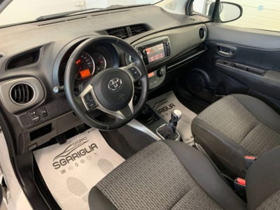 Toyota Yaris 1.0 5 porte Lounge (14)