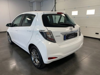 Toyota Yaris 1.0 5 porte Lounge (4)