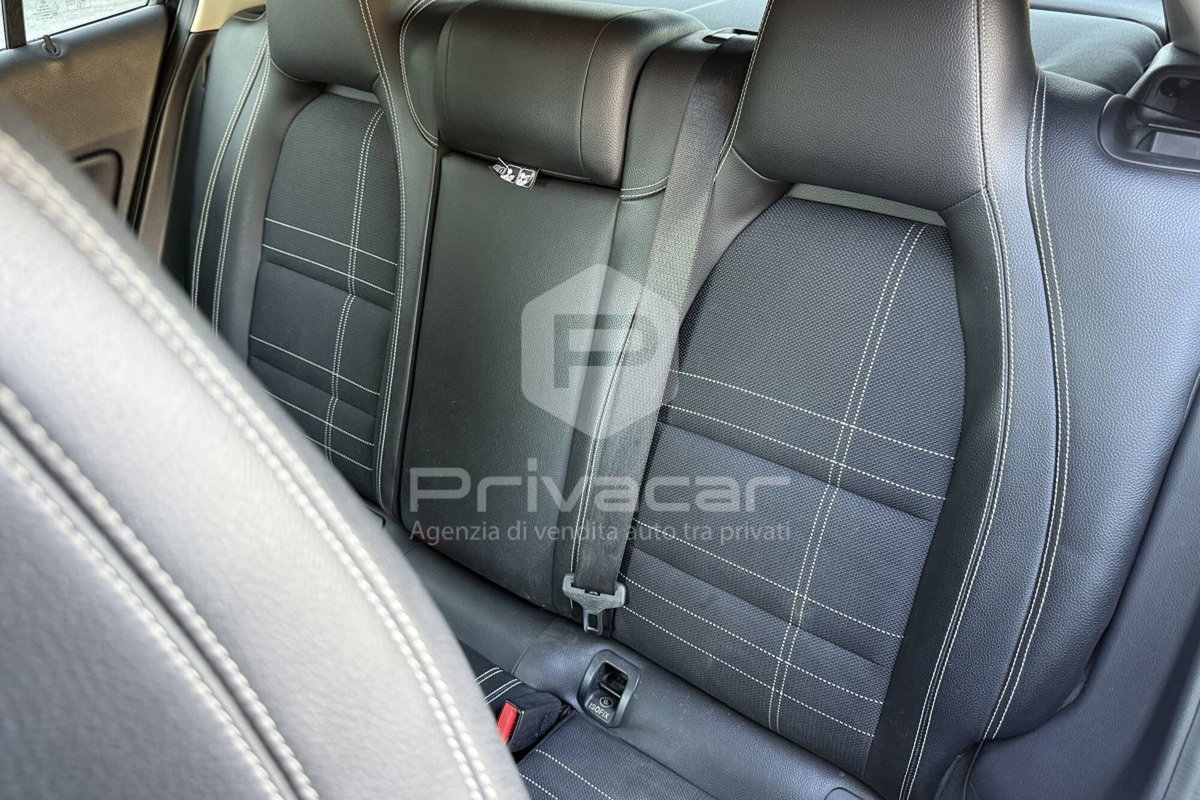 Mercedes-Benz GLA SUV 220 CDI Automatic 4Matic Sport (13)