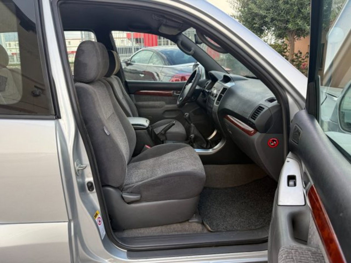 Toyota Land Cruiser D-4D 16V cat 3 porte Sol (15)