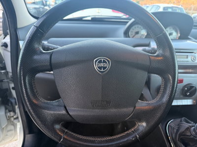 Lancia Ypsilon 1.2 Platino (10)