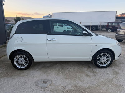 Lancia Ypsilon 1.2 Platino (4)