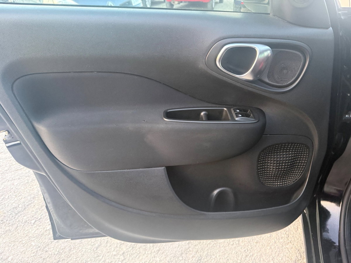Fiat 500L Living 1.6 Multijet 105 CV Lounge (8)