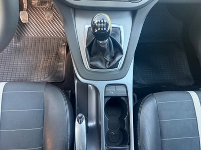 Ford Kuga 2.0 TDCi 136 CV 2WD Titanium DPF (17)