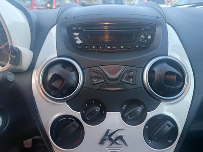 Ford Ka 1.2 8V 69CV Titanium (12)