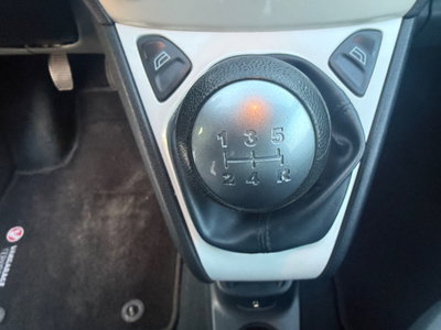 Ford Ka 1.2 8V 69CV Titanium (13)