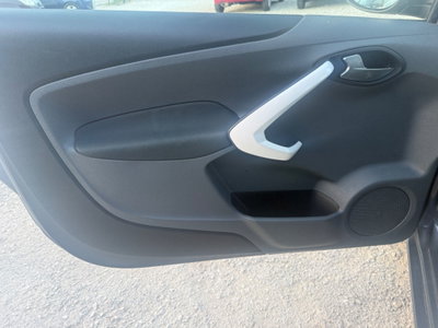 Ford Ka 1.2 8V 69CV Titanium (9)