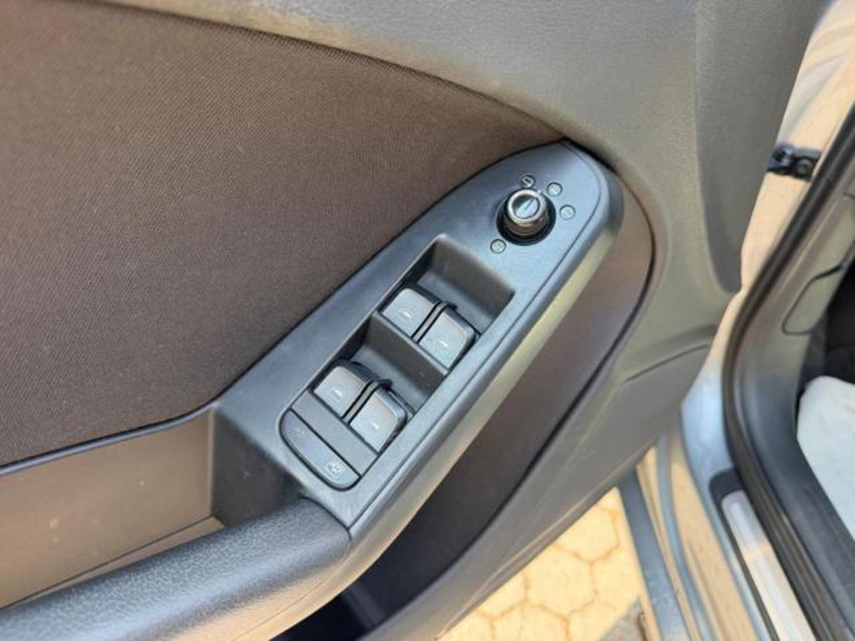 Audi A4 Avant 2.0 TDI 143CV F.AP. (15)