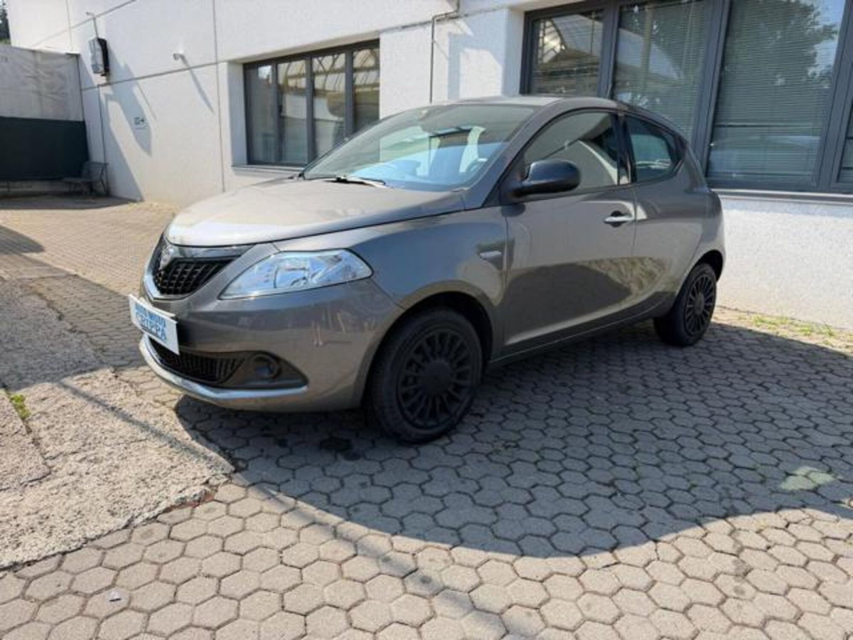 Lancia Ypsilon 1.0 FireFly 5 porte S&S Hybrid Silver Plus