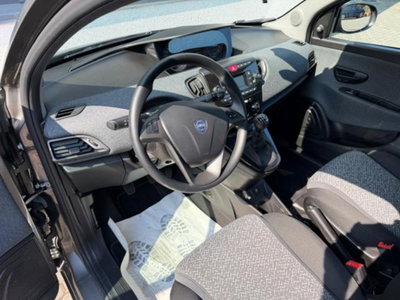 Lancia Ypsilon 1.0 FireFly 5 porte S&S Hybrid Silver Plus (18)