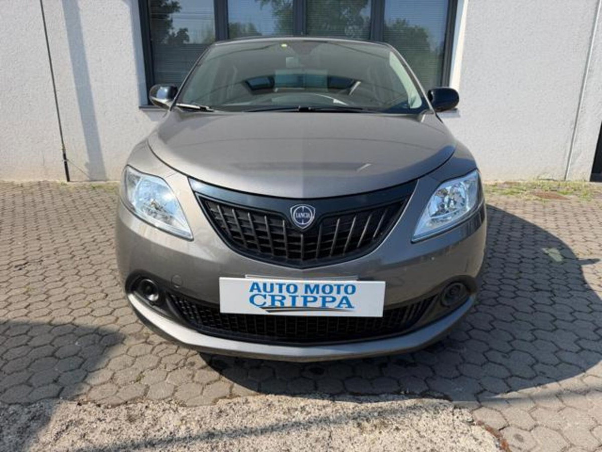 Lancia Ypsilon 1.0 FireFly 5 porte S&S Hybrid Silver Plus (2)