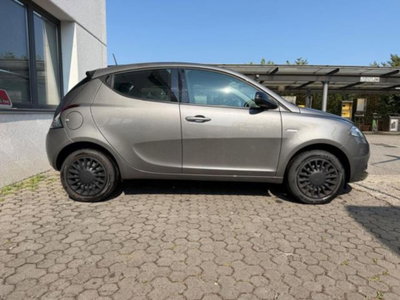 Lancia Ypsilon 1.0 FireFly 5 porte S&S Hybrid Silver Plus (4)