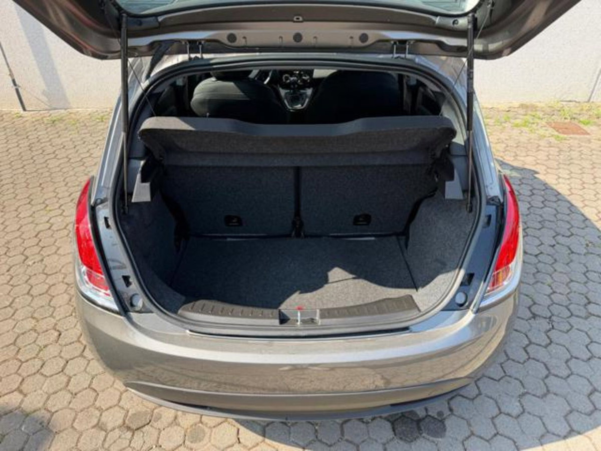 Lancia Ypsilon 1.0 FireFly 5 porte S&S Hybrid Silver Plus (8)