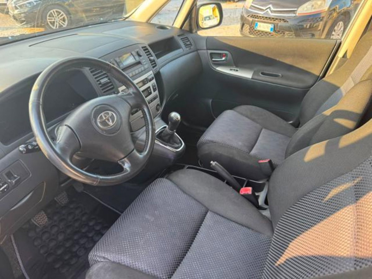 Toyota Corolla Verso 1.6 16V (9)