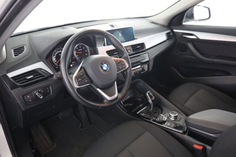 BMW X2 sDrive18d Business-X
