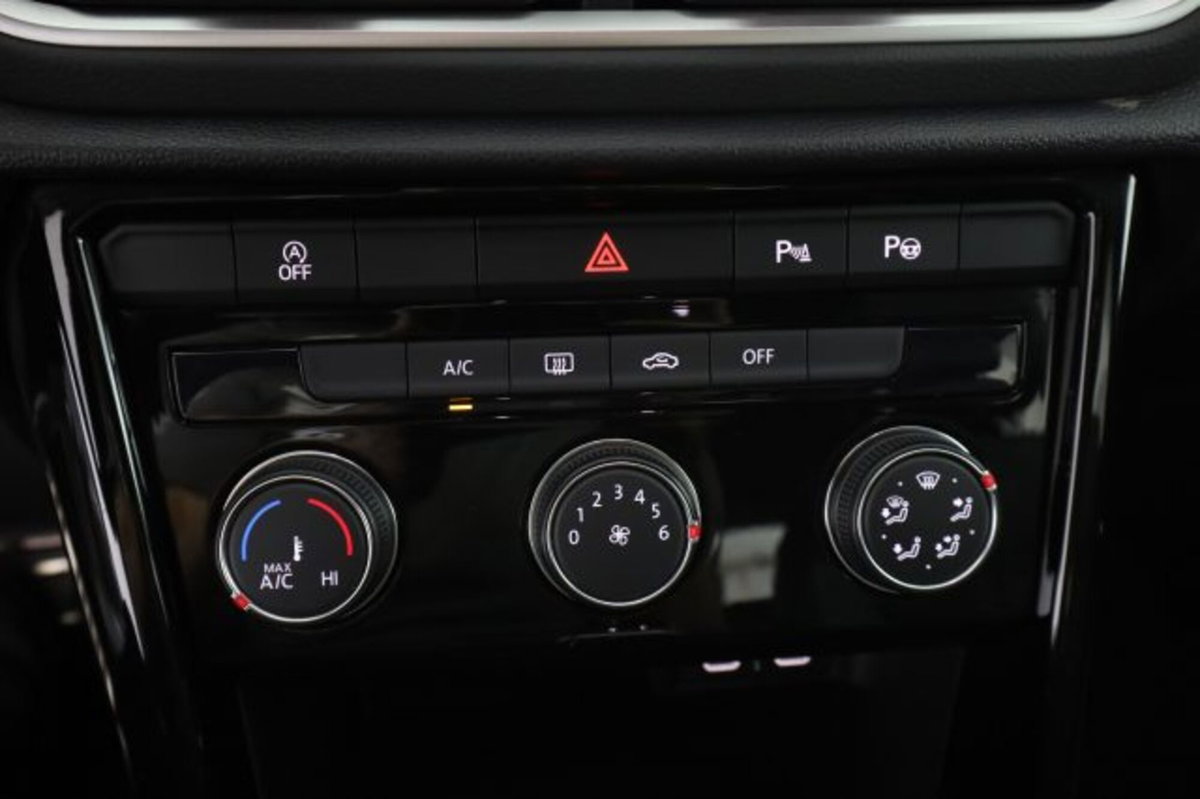 Volkswagen T-Roc 1.5 tsi R-Line dsg (12)