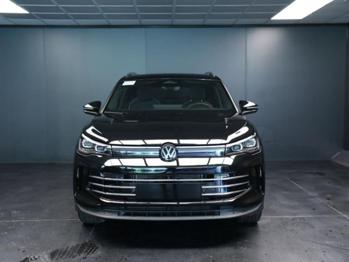 Volkswagen Tiguan 2.0 tdi Elegance 150cv dsg (2)