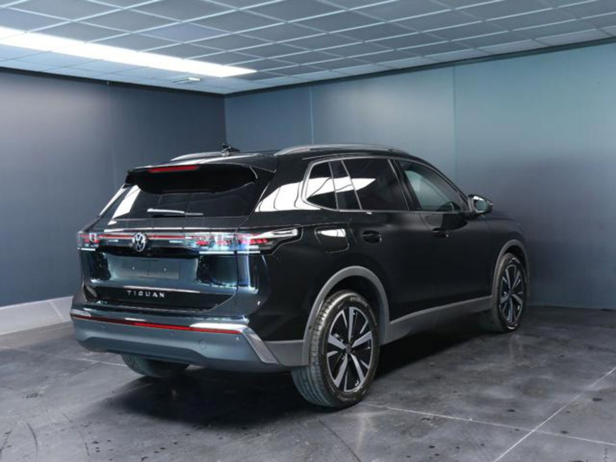 Volkswagen Tiguan 2.0 tdi Elegance 150cv dsg (3)