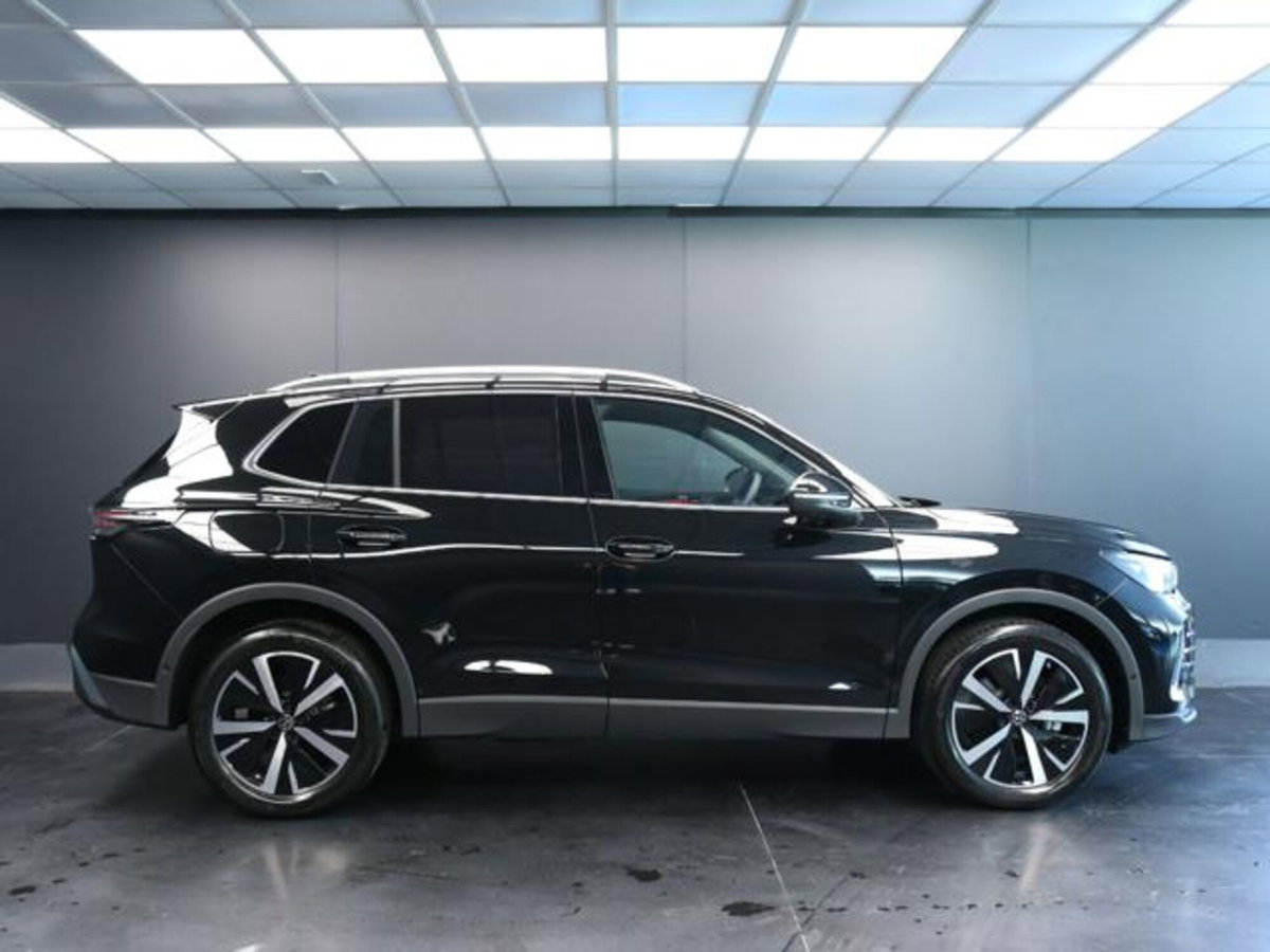 Volkswagen Tiguan 2.0 tdi Elegance 150cv dsg (6)