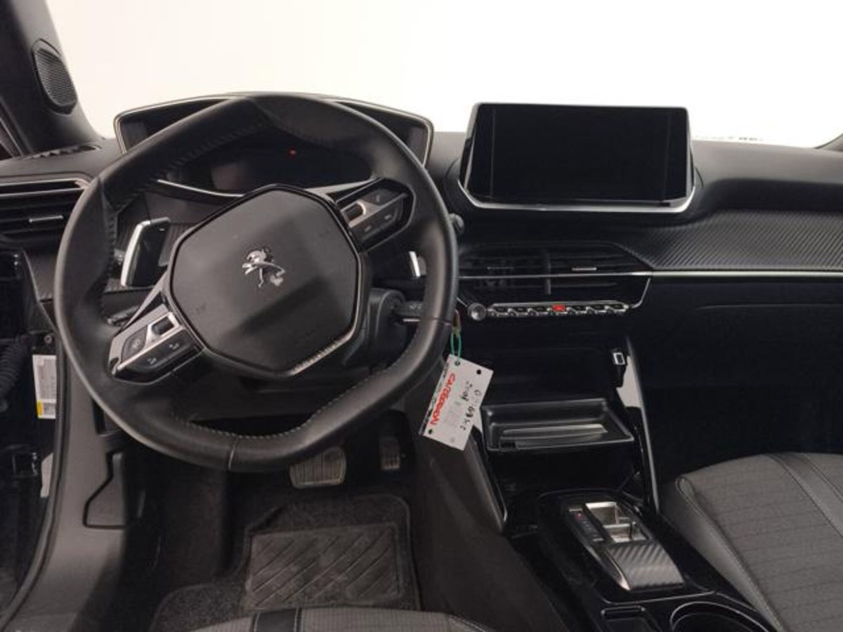 Peugeot 2008 BlueHDi 130 S&S EAT8 Allure Pack (12)