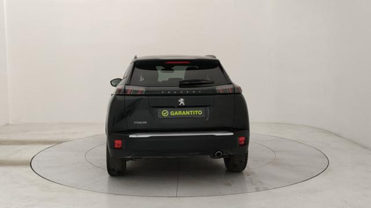 Peugeot 2008 BlueHDi 130 S&S EAT8 Allure Pack (4)