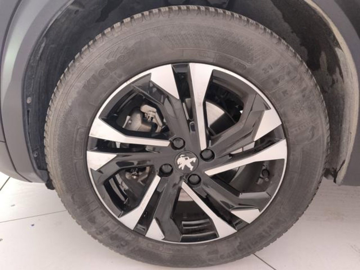 Peugeot 2008 BlueHDi 130 S&S EAT8 Allure Pack (9)