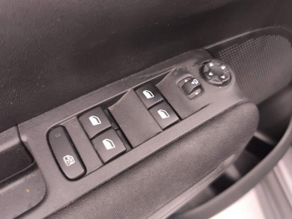 Citroen C3 Aircross BlueHDi 120 S&S EAT6 Shine Pack (19)