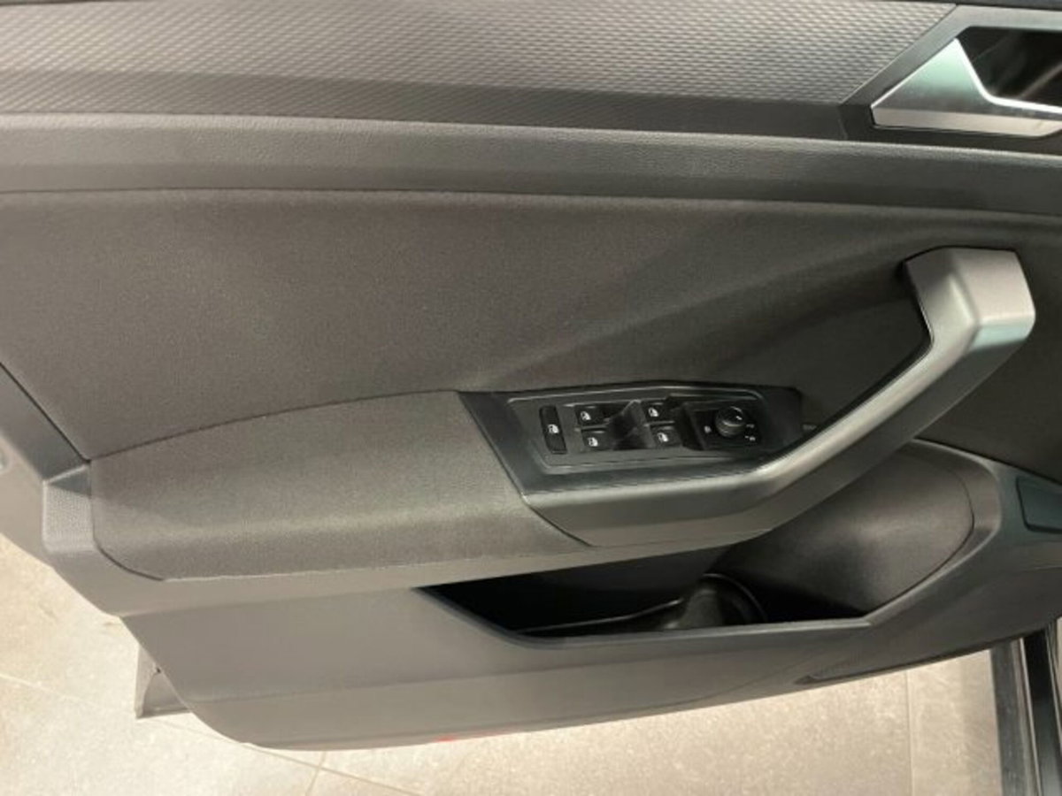 Volkswagen T-Roc 1.0 TSI Life (10)