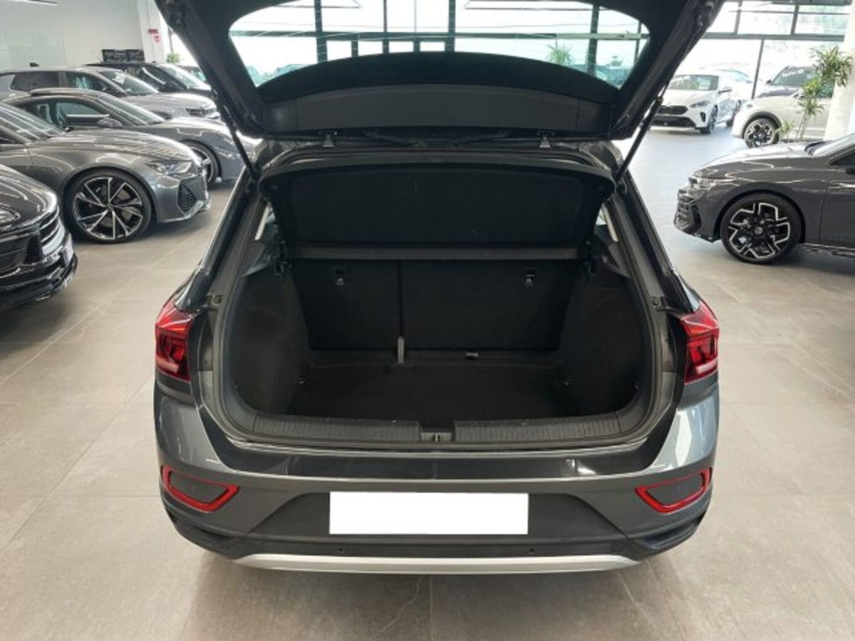 Volkswagen T-Roc 1.0 TSI Life (17)