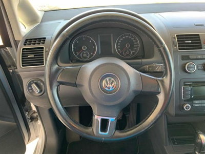 Volkswagen Touran 1.6 TDI DSG Comfortline (19)