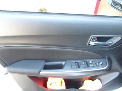 Suzuki Swift 1.2h Top 2wd (11)