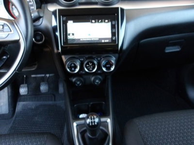 Suzuki Swift 1.2h Top 2wd (15)