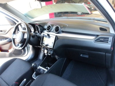 Suzuki Swift 1.2h Top 2wd (17)