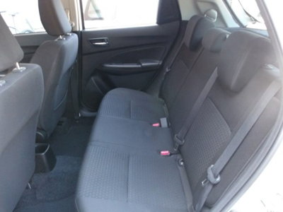 Suzuki Swift 1.2h Top 2wd (19)