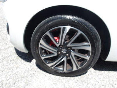 Suzuki Swift 1.2h Top 2wd (7)
