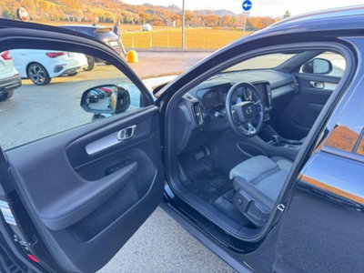 Volvo XC40 T2 automatico Core (17)