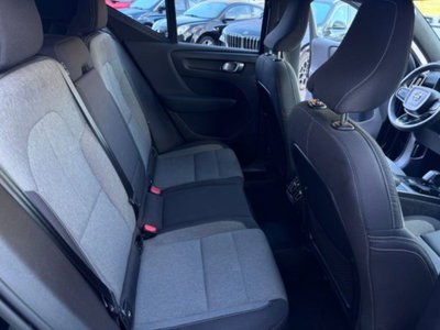 Volvo XC40 T2 automatico Core (19)