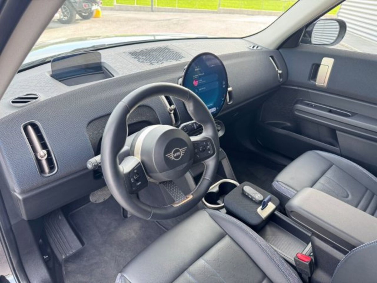 MINI Mini Countryman 2.0 Cooper D Essential Countryman (12)