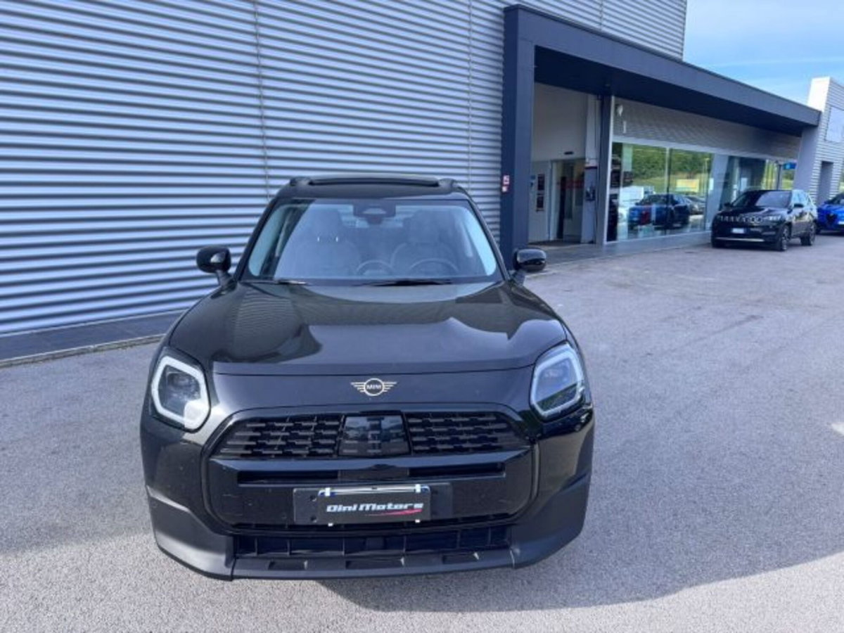 MINI Mini Countryman 2.0 Cooper D Essential Countryman (2)