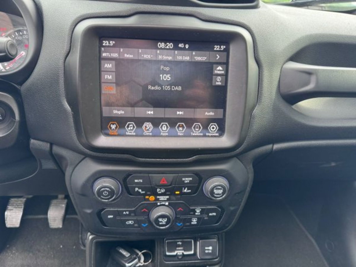 Jeep Renegade 1.6 Mjt 130 CV S (13)