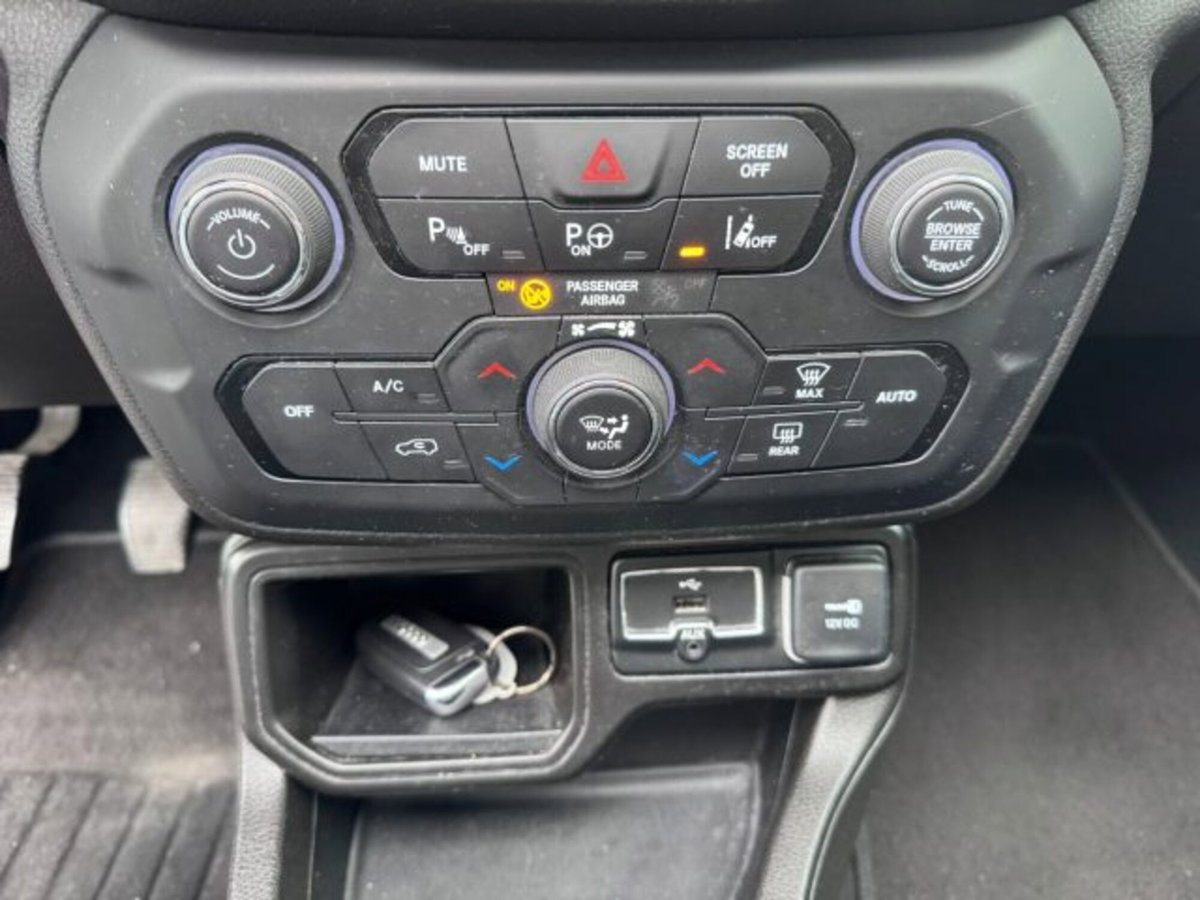 Jeep Renegade 1.6 Mjt 130 CV S (14)