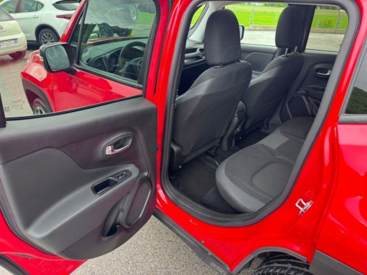 Jeep Renegade 1.6 Mjt 130 CV S (18)