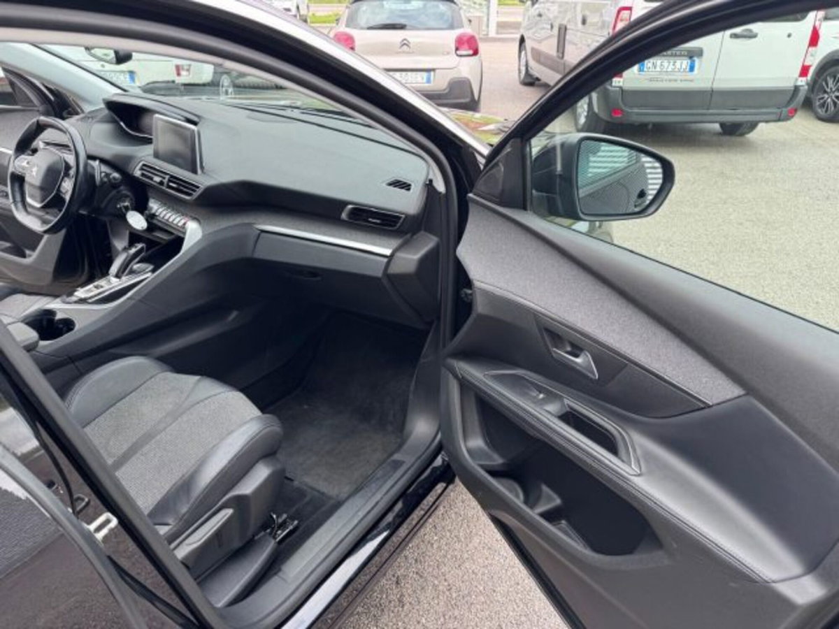 Peugeot 5008 BlueHDi 130 S&S Allure (16)