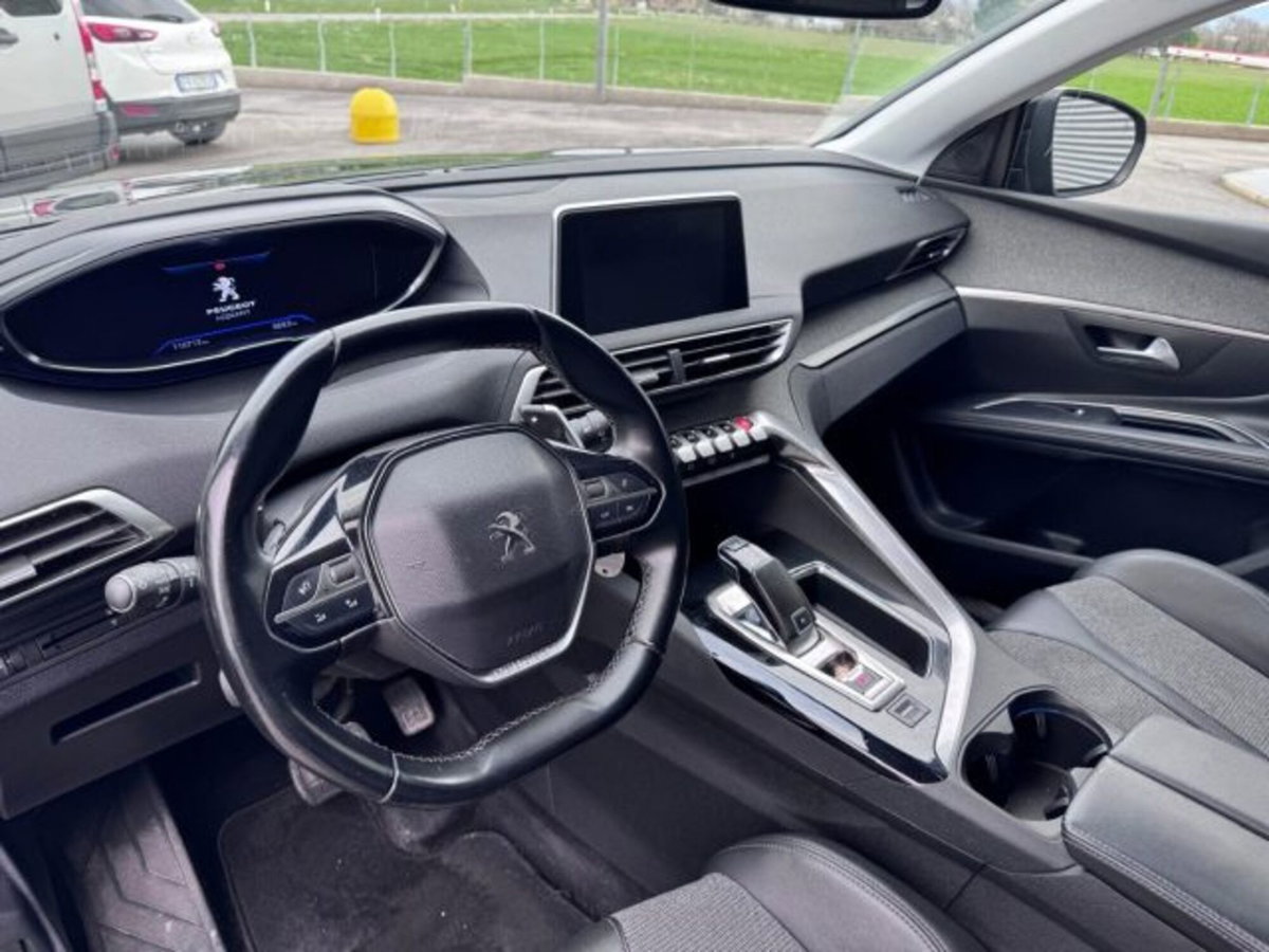 Peugeot 5008 BlueHDi 130 S&S Allure (9)
