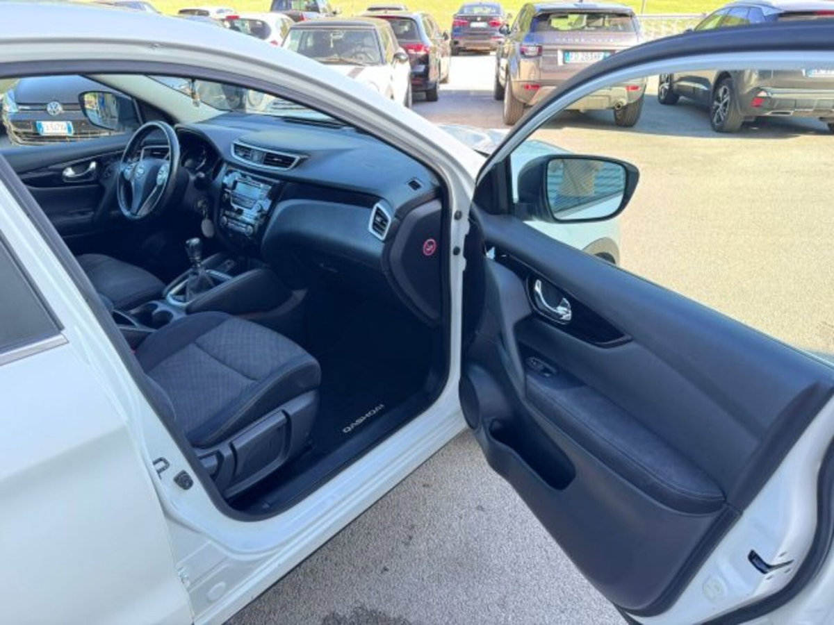 Nissan Qashqai 1.5 dCi Tekna (11)
