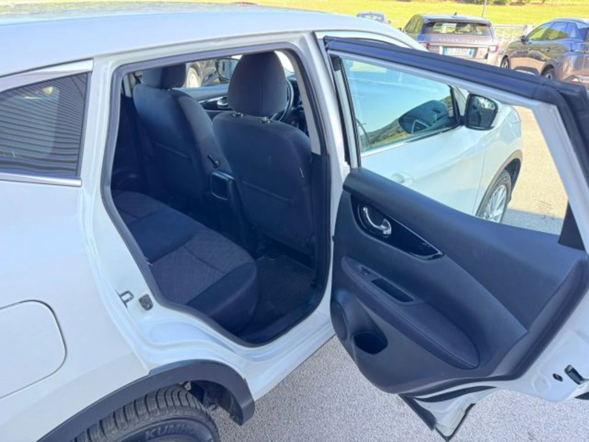 Nissan Qashqai 1.5 dCi Tekna (12)
