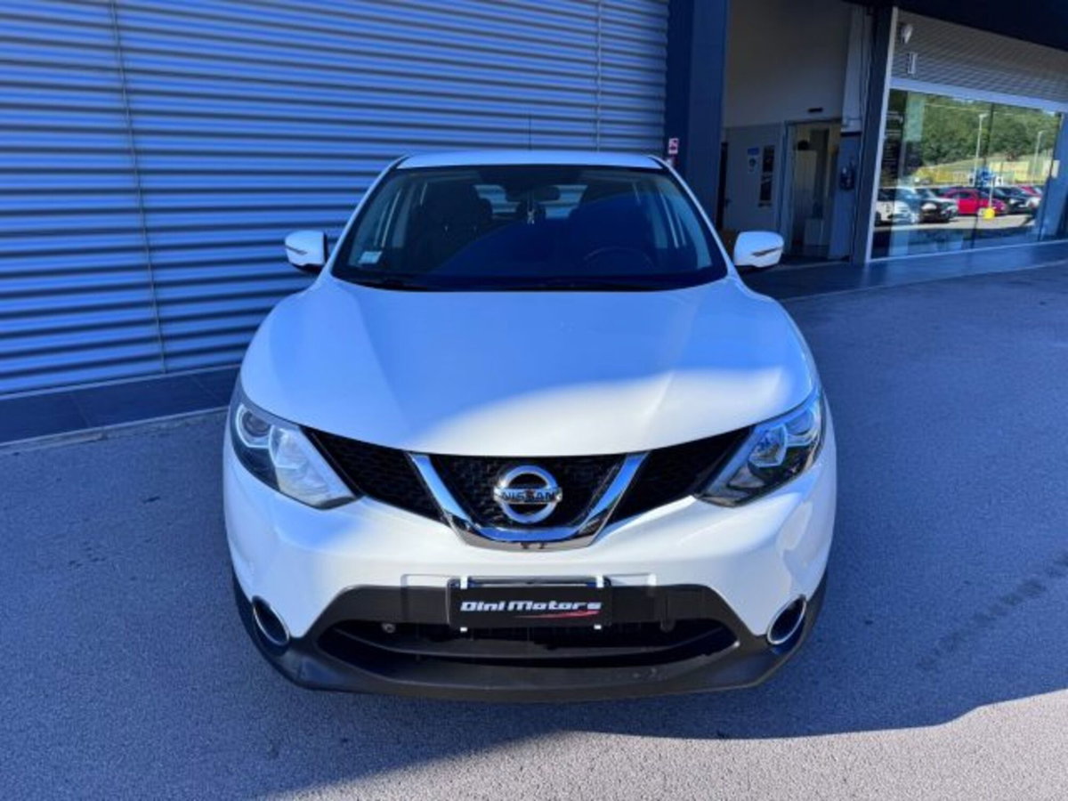 Nissan Qashqai 1.5 dCi Tekna (2)